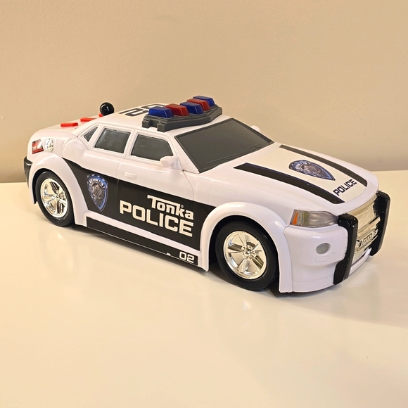 Tonka Mighty Motorized Funrise Police Car Cruiser Moves w/Flashing Lights Sounds - Picture 4 of 8